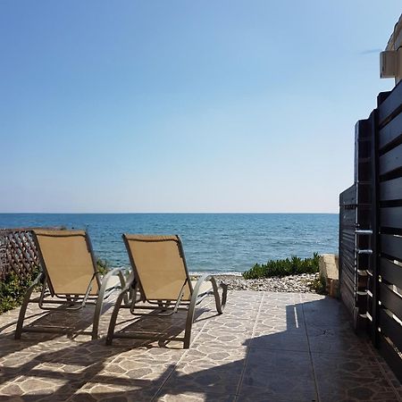 Beach House At Seafront Villa Meneou ภายนอก รูปภาพ