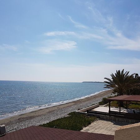 Beach House At Seafront Villa Meneou ภายนอก รูปภาพ