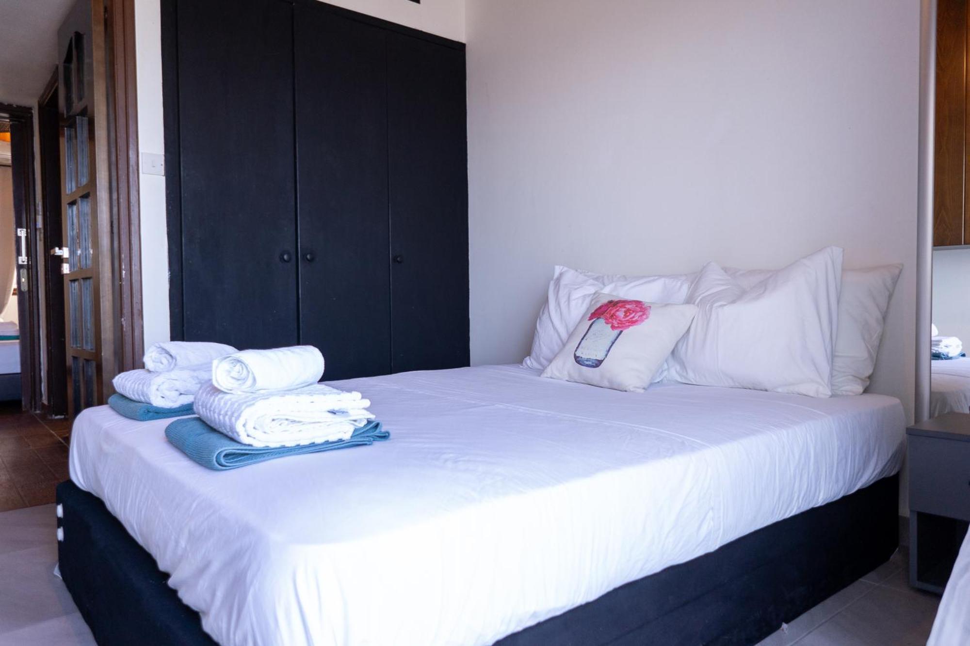 Beach House At Seafront Villa Meneou ภายนอก รูปภาพ